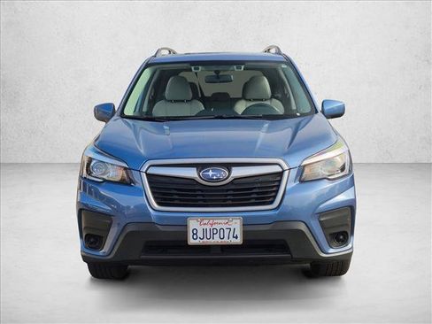 Used 2019 Subaru Forester Premium AWD/4WD image 3