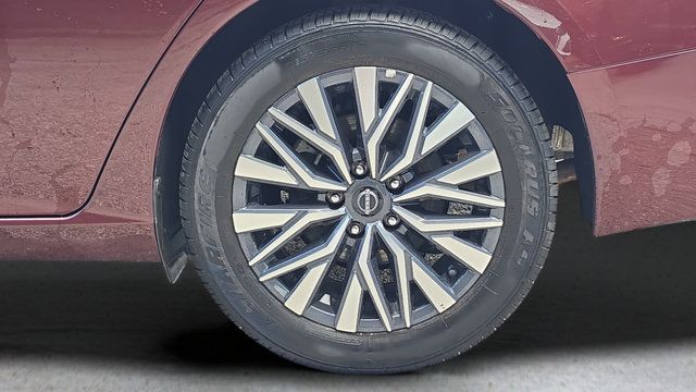 Used 2025 Nissan Altima 2.5 SV FWD image 19