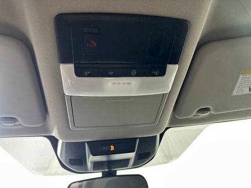 Used 2024 Nissan Rogue SV image 24