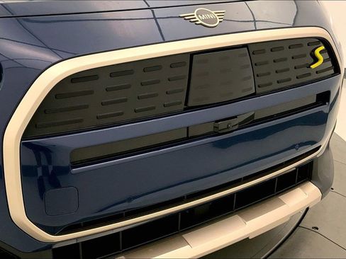 Certified 2025 MINI Cooper Countryman SE w/ Comfort Package Max image 29