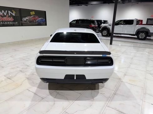 Used 2016 Dodge Challenger R/T Plus RWD image 9