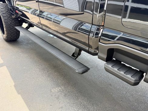 Used 2023 Ford F450 Platinum w/ FX4 Off-Road Package AWD/4WD image 18