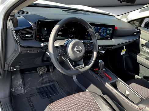 New 2026 Nissan Kicks SR w/ Cold Weather Package image 7