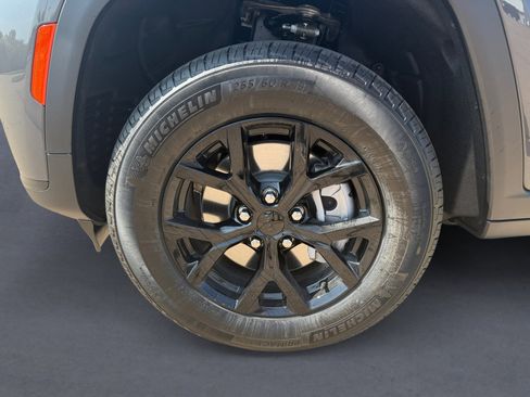 New 2025 Jeep Grand Cherokee L Altitude image 14