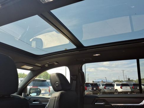 New 2026 GMC Acadia Denali w/ Super Cruise Package image 15