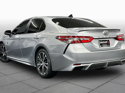 Used 2018 Toyota Camry SE FWD image 11