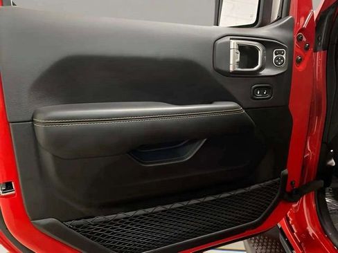 Used 2025 Jeep Wrangler Unlimited Sahara w/ Safety Group AWD/4WD image 53