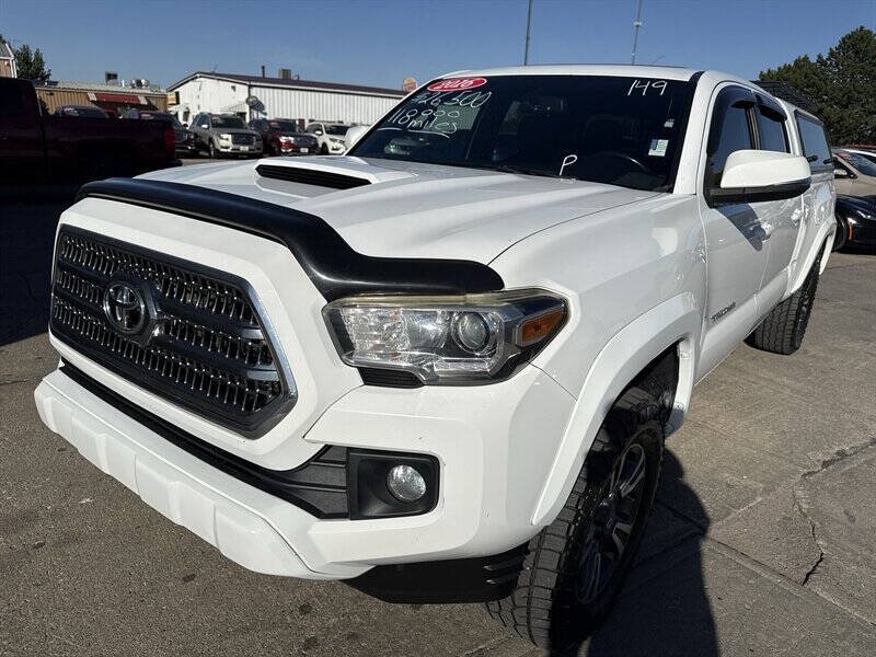 Used 2016 Toyota Tacoma TRD Sport AWD/4WD image 1