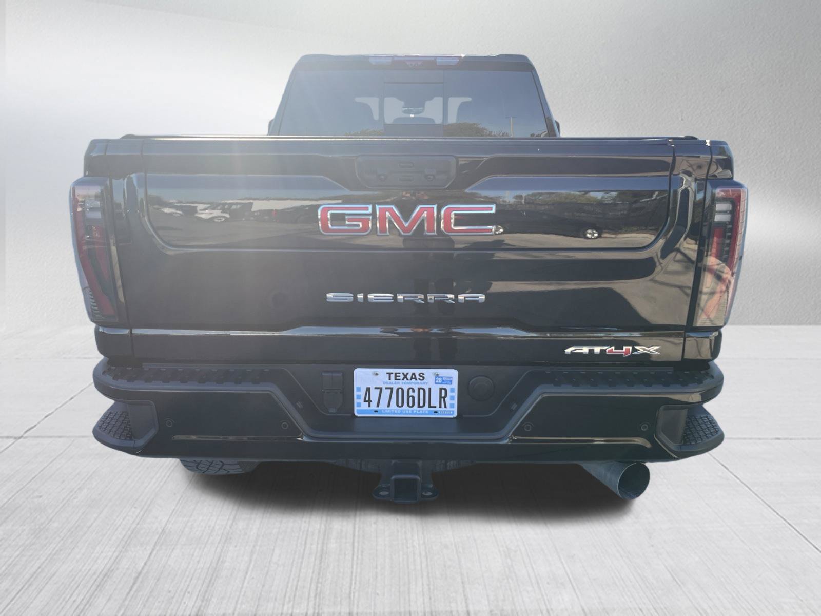 Used 2025 GMC Sierra 2500 AT4X AWD/4WD image 7