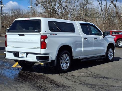 Used 2020 Chevrolet Silverado 1500 Custom w/ Custom Value Package image 2