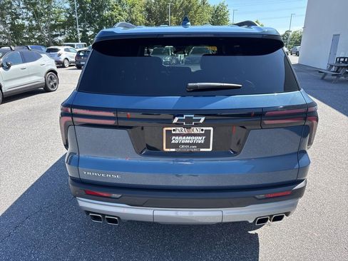 Used 2025 Chevrolet Traverse LT w/ Driver Confidence Package FWD image 6