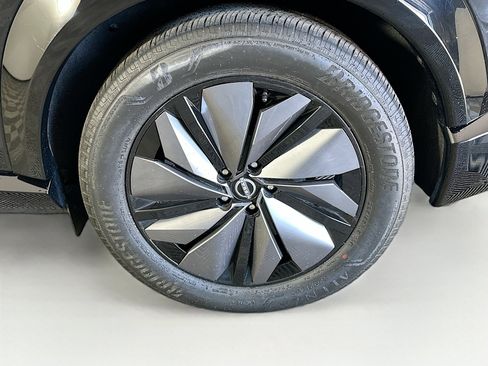 Used 2023 Nissan Ariya AWD image 11