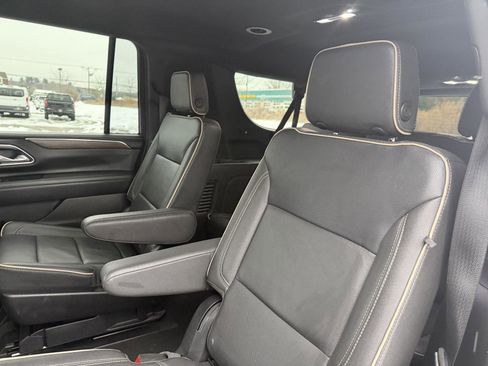 Used 2023 Chevrolet Suburban Premier image 40
