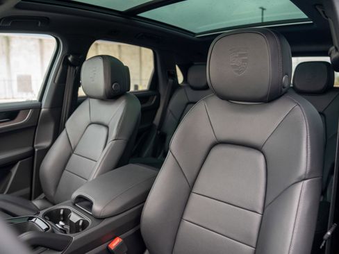 New 2026 Porsche Cayenne S image 5