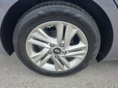 Used 2019 Hyundai Elantra SEL image 20