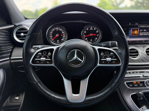 Used 2019 Mercedes-Benz E 300 4MATIC image 25