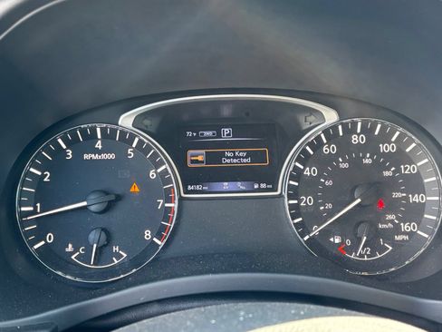 Used 2018 Nissan Pathfinder Platinum AWD/4WD image 17