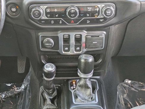 Used 2020 Jeep Wrangler Sport AWD/4WD image 20