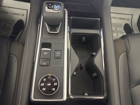 Used 2025 Nissan Pathfinder SL w/ SL Premium Package image 19