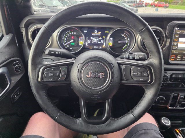 Used 2023 Jeep Wrangler Unlimited w/ Sun & Screen Package AWD/4WD image 28