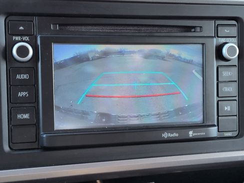 Used 2016 Toyota Tacoma TRD Off-Road image 29