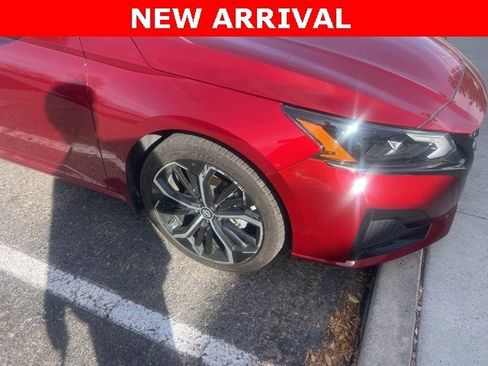 Used 2023 Nissan Altima 2.5 SR image 4