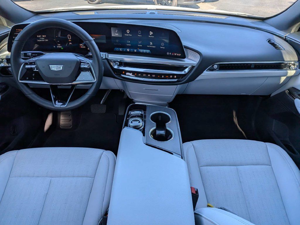 Certified 2024 Cadillac Lyriq Luxury RWD image 17