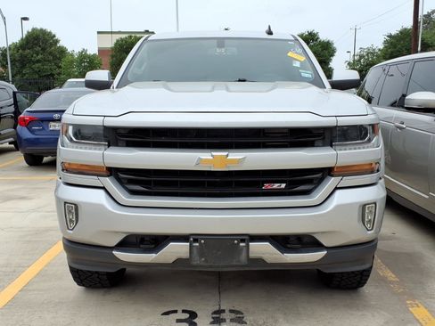 Used 2018 Chevrolet Silverado 1500 LT w/ Texas Edition AWD/4WD image 2