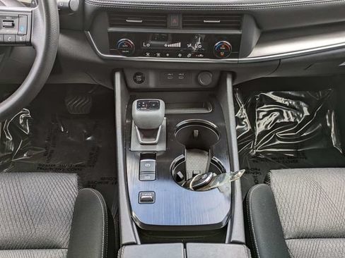 Used 2024 Nissan Rogue SV FWD image 20