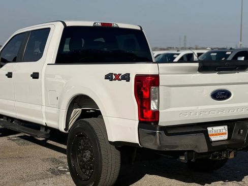 Used 2017 Ford F250 XL w/ Power Equipment Group image 16