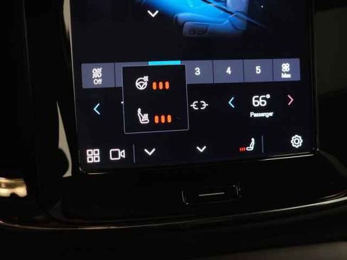 Certified 2023 Volvo XC40 Recharge Ultimate w/ Protection Package Premier image 34