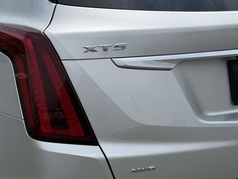 Used 2020 Cadillac XT5 Premium Luxury w/ LPO, Floor Liner Package AWD/4WD image 9
