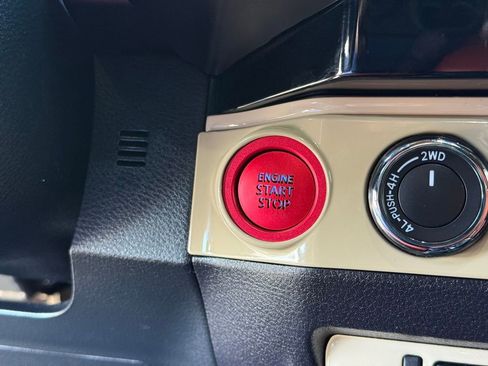 Used 2017 Toyota Tacoma TRD Off-Road AWD/4WD image 24