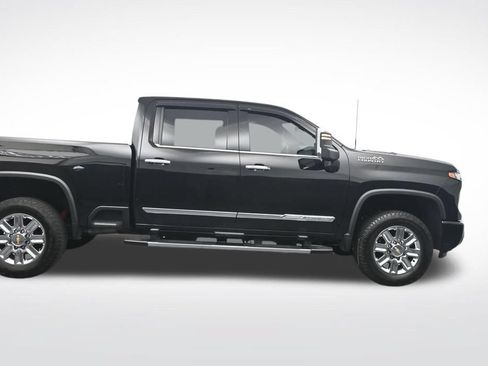 Used 2024 Chevrolet Silverado 3500 High Country w/ High Country Premium Package AWD/4WD image 4