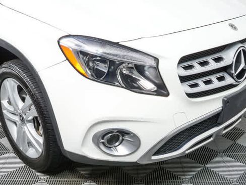 Used 2018 Mercedes-Benz GLA 250 4MATIC image 36