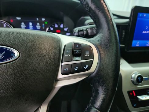 Used 2022 Ford Explorer XLT w/ Equipment Group 202A AWD/4WD image 22