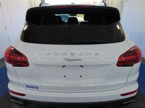 Used 2017 Porsche Cayenne Platinum Edition w/ Premium Package Plus (PJX) image 11