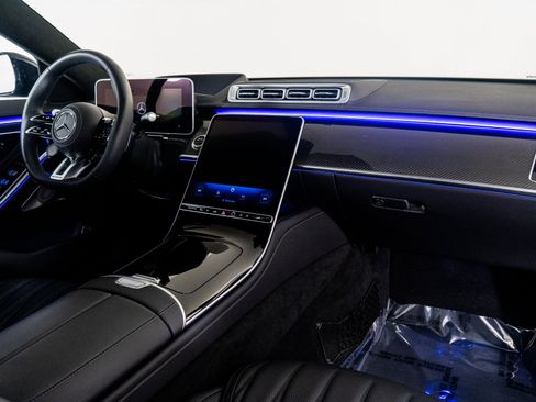 Used 2025 Mercedes-Benz S 63 AMG S w/ AMG Night Package image 60