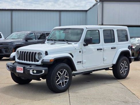 Certified 2025 Jeep Wrangler Unlimited Sahara AWD/4WD image 3