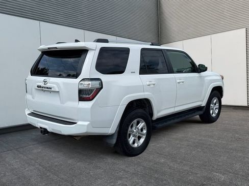 Used 2019 Toyota 4Runner SR5 AWD/4WD image 5