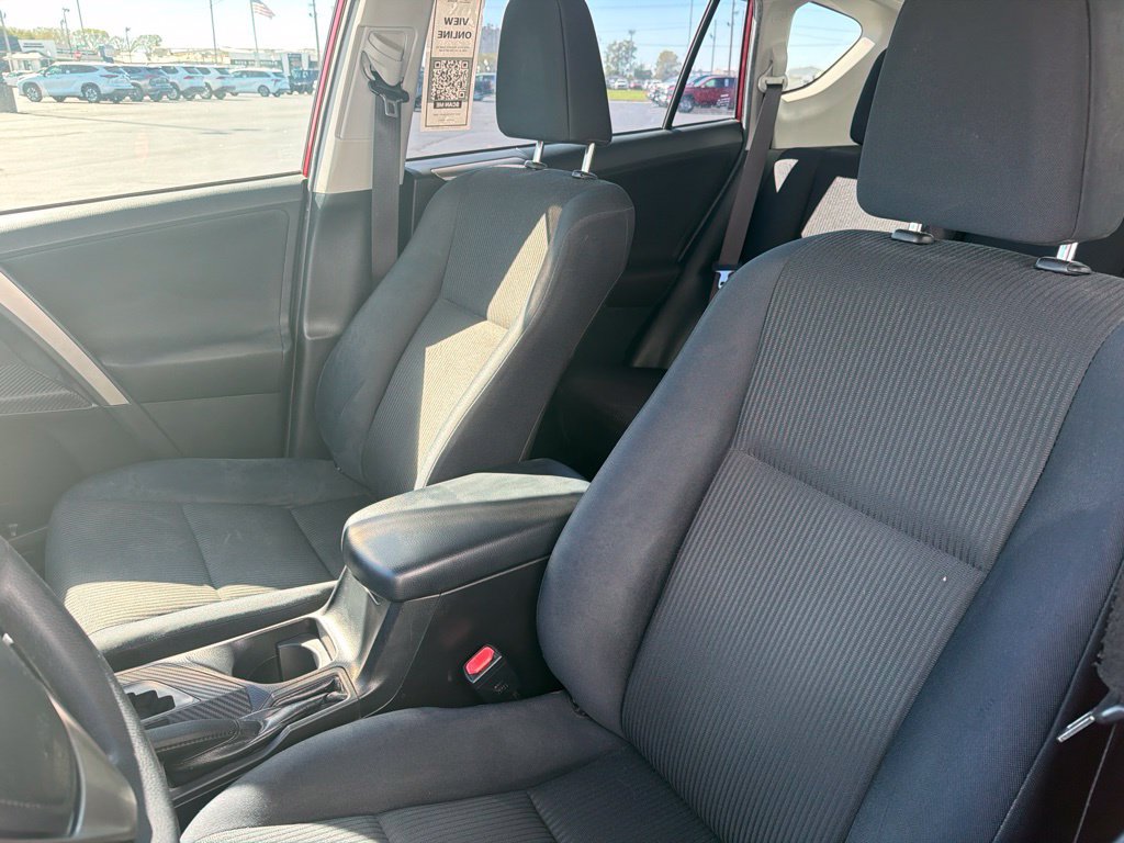 Used 2015 Toyota RAV4 LE AWD/4WD image 11