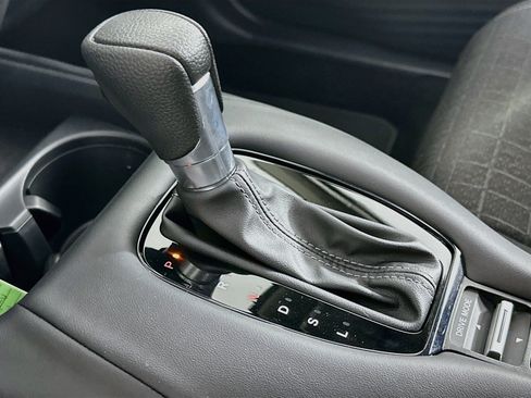 Used 2025 Honda HR-V LX image 23