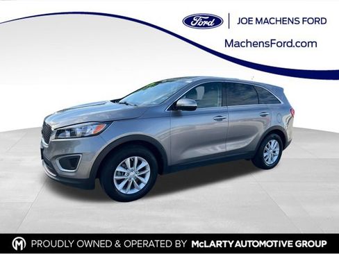 Used 2016 Kia Sorento L FWD image 1
