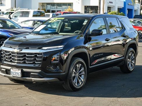 Used 2025 Chevrolet Equinox LT w/ Safety and Technology Package FWD image 3