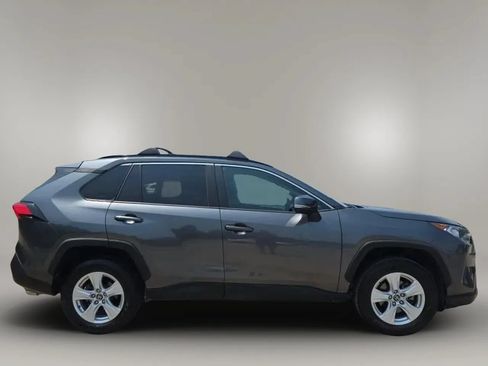 Used 2020 Toyota RAV4 XLE FWD image 9