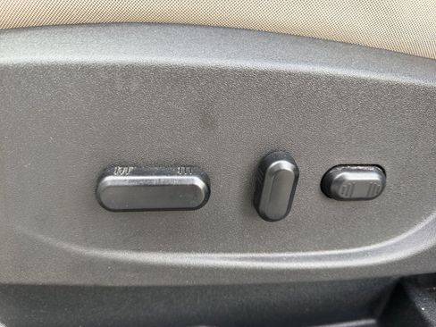 Used 2019 Ford Escape SE image 14