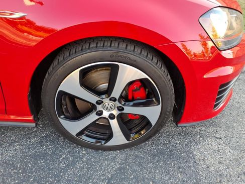 Used 2017 Volkswagen GTI SE FWD image 13