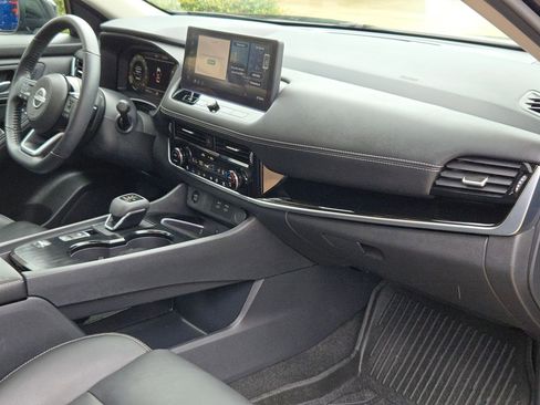 Used 2024 Nissan Rogue SL w/ SL Premium Package FWD image 29