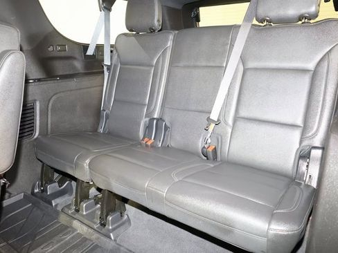 Used 2021 Chevrolet Suburban Z71 image 25