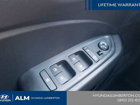 New 2026 Hyundai Venue SE FWD image 31